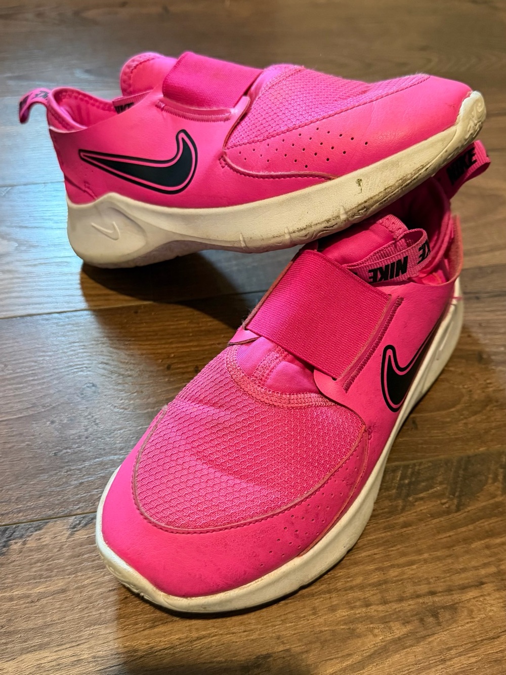 Nike Kids Slip-On Sneakers in Hot Pink (5Y)